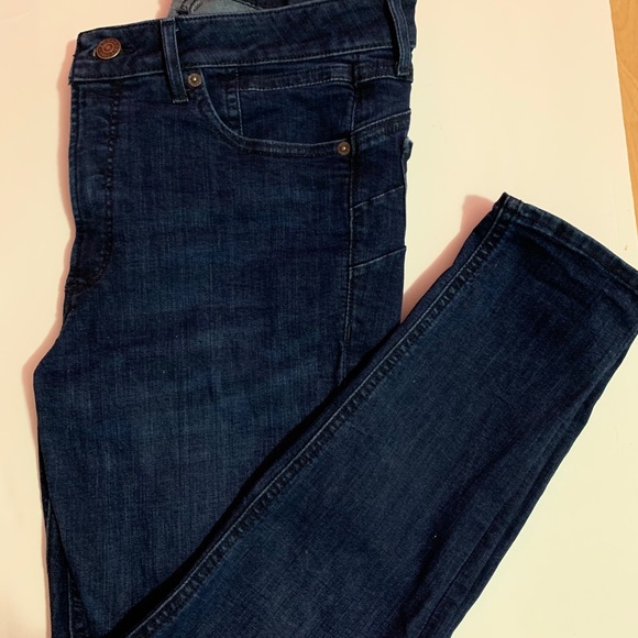 High Rise Stretch Jean - Picture 4 of 4